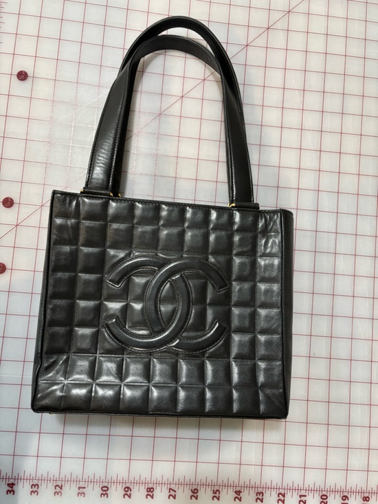 CHANEL Handbags - CHANEL - Classic Black Quilted Leather Tote Bag with Interlocking CC Logo